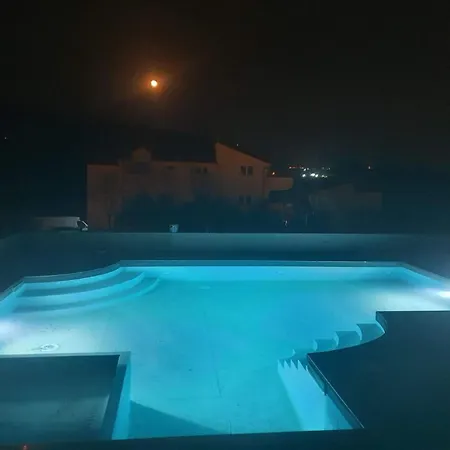 Apartment Sky